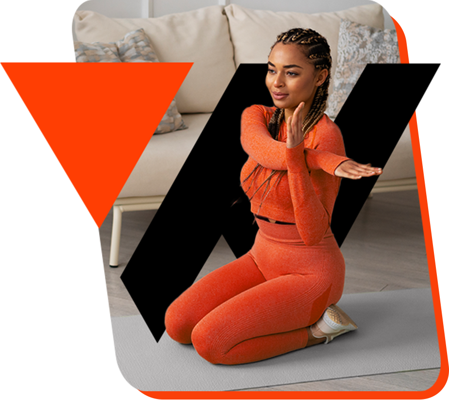 Mulher praticando alongamento.